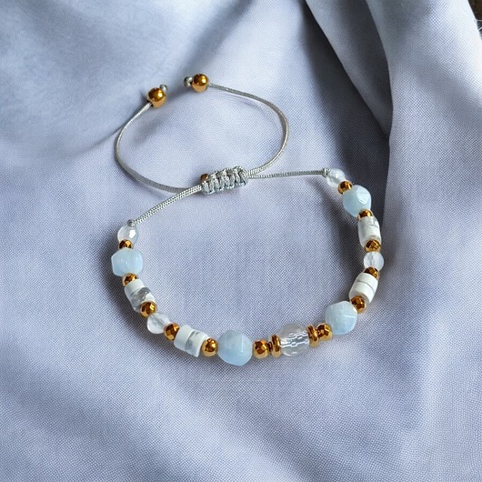 bransoletki z kamieni naturalnych NIEBIAŃSKA bransoletka: kryształ górski, akwamaryn, howlit, agat, hematyt