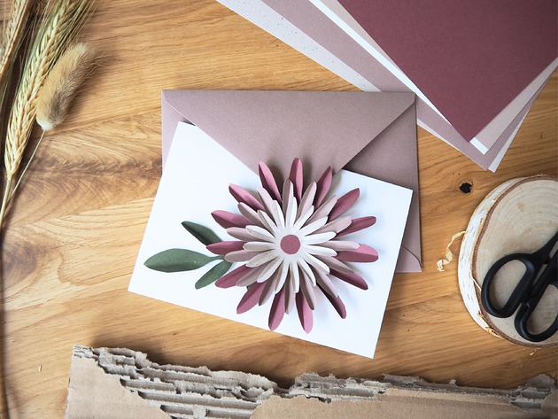 kartki scrapbooking Kartka z papierowym kwiatem pudrowy róż