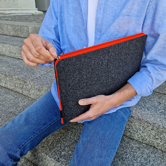 etui na laptopa GRAFITOWY POKROWIEC na laptopa fluo pomarańczowy zamek