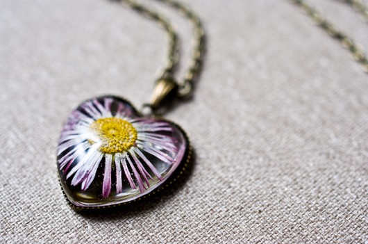 Naszyjnik z żywicy w kształcie serca So Jewelry