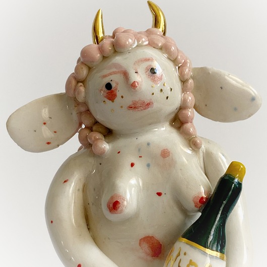 figurki i rzeźby Figurka diabełka, diabeł ceramiczny, Figurka kobiety