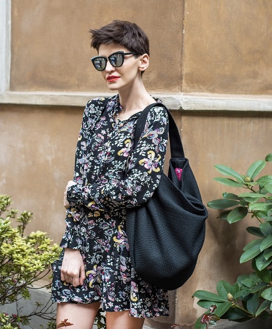 torby na ramię Czarna torba worek z grubej plecionki na ramię