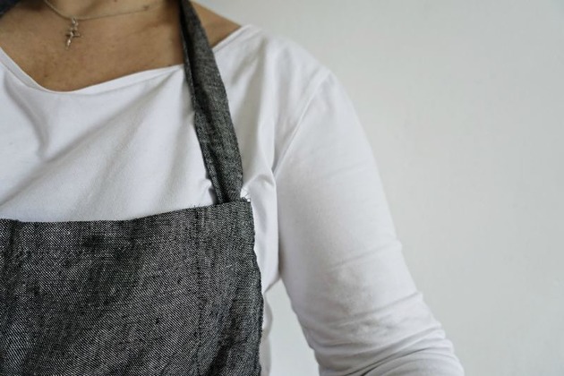 fartuchy kuchenne Fartuch kuchenny lniany szary damski i męski