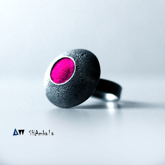 Srebrny pierścionek regulowany MAGENTA ORB SHAMBALA
