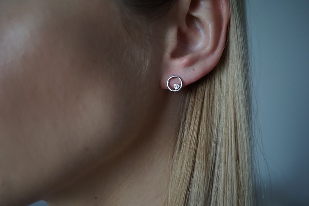 Srebrne kolczyki kółeczka z serduszkiem VENA Jewellery