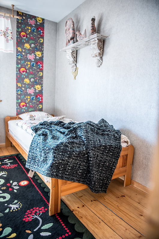 koce i narzuty Wełniany pled koc zielono granatowy od MonaForm