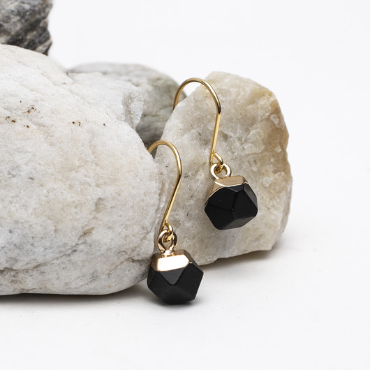 kolczyki pozłacane Delikatne kolczyki EIRA pozłacane z Black Stone