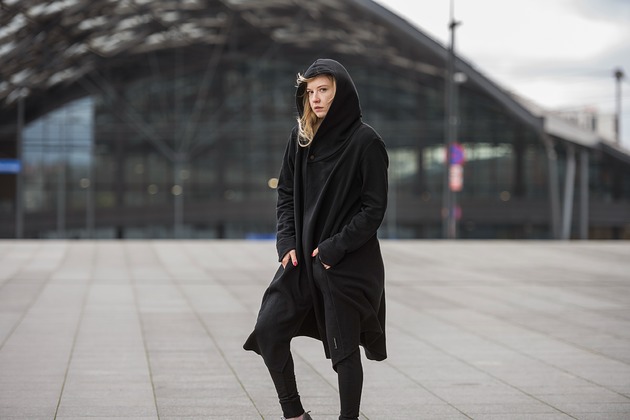 bluza z kapturem damska Długi asymetryczny płaszcz z kapturem ASSASSIN unisex