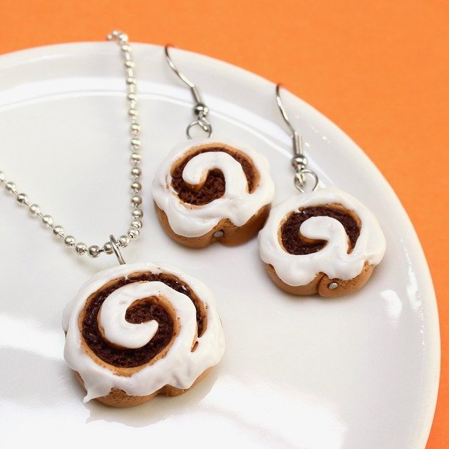 komplet biżuterii Kolczyki i naszyjnik cynamonki zestaw