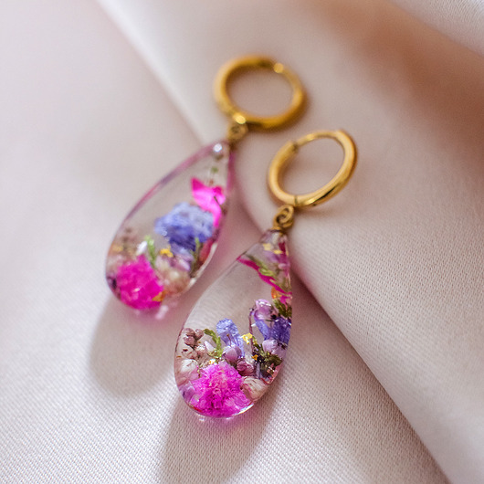 kolczyki z żywicy Kolczyki z kompozycją kwiatową