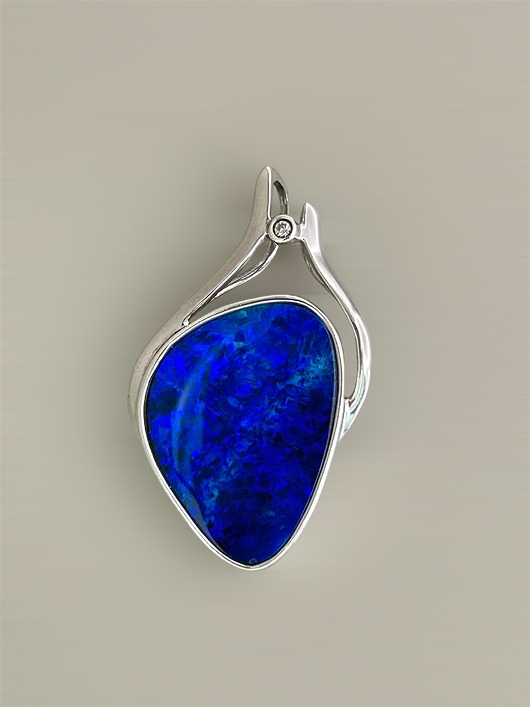 wisiory Wisior srebrny z opalem australijskim i brylantem