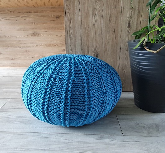 pufy do siedzenia Dziergany puf, puf, pufa, pufa na drutach