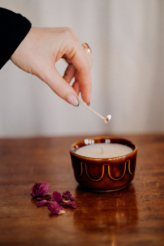 świece zapachowe Relaksacyjna świeca sojowa Vetiver Glow 140 ML