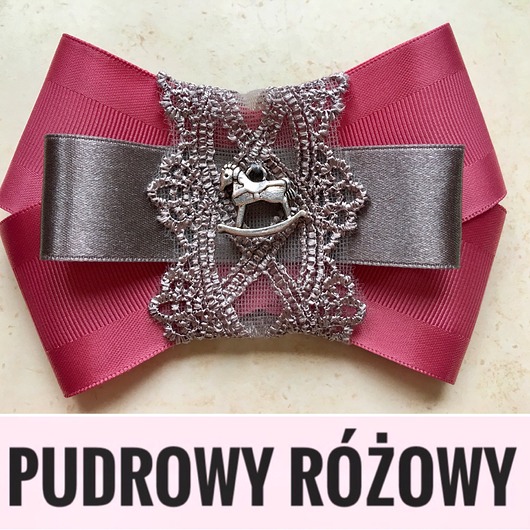 Brosza z koniem Mikołajki Święta NEW Pudrowy Różowy