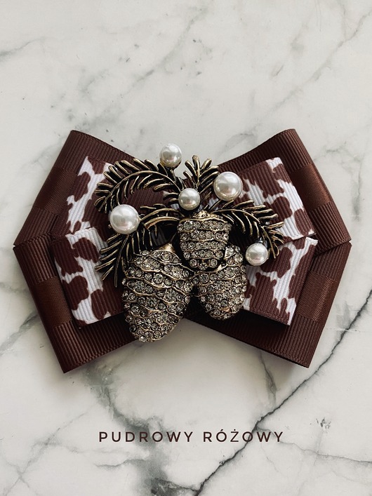 broszki Brosza z okazałymi żołędziami z perłami New Jesień Żołądź