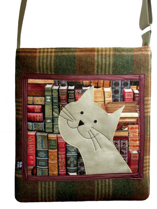 Lusia w bibliotece ifONA