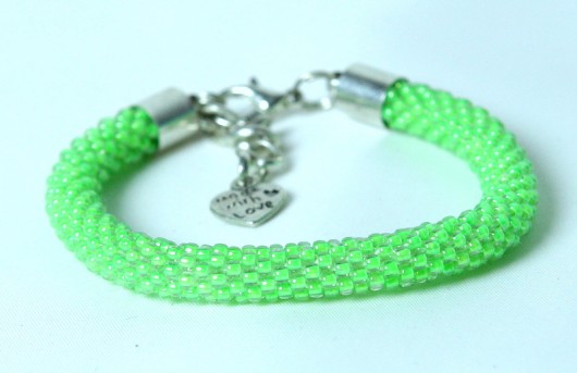 351. Bransoletka koralikowa zielony neon MadeByInati