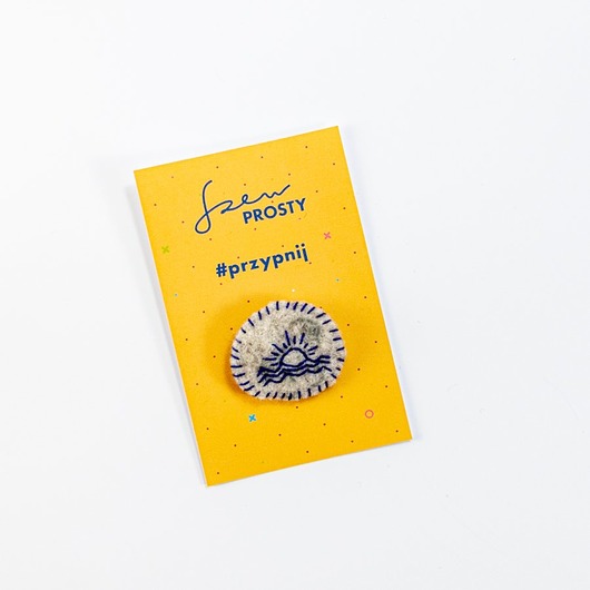 Przypinka #58 Szew Prosty