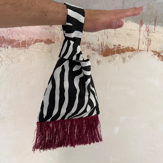 torebki do ręki Torebka zebra z bordowymi frędzlami, na nadgarstek, do ręki, Namineso Drape