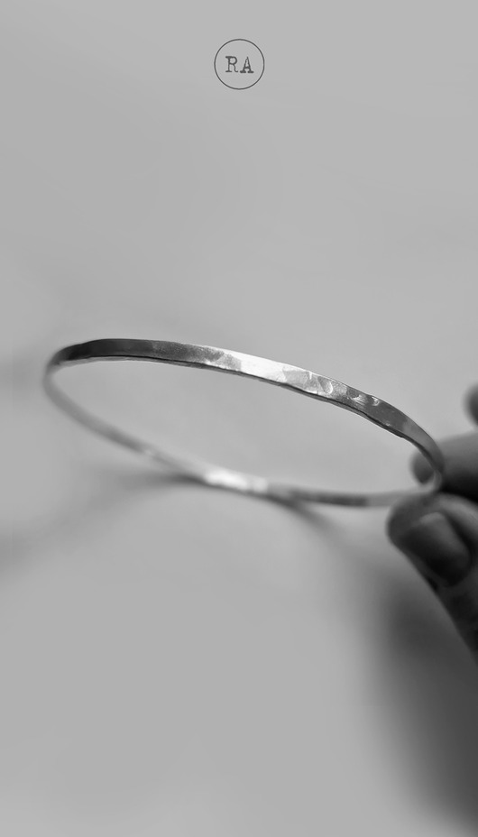 biżuteria męska LOOP Srebrna bransoleta kółko młotkowana surowa