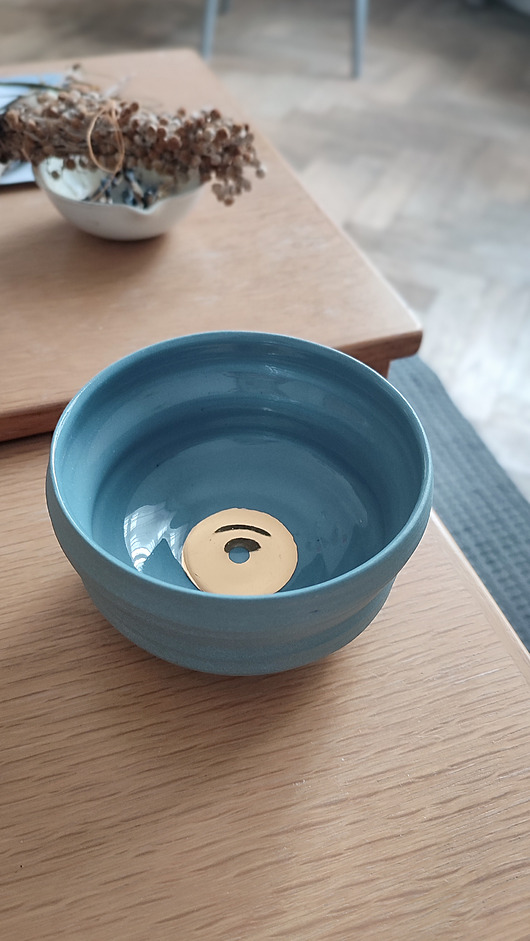 kubki i filiżanki Niebieska czarka COLORIZED ze złotem