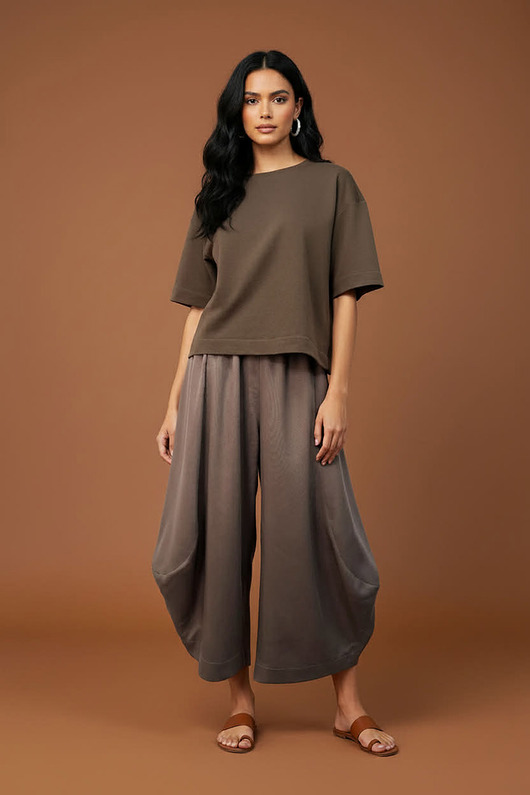 spodnie materiałowe damskie Spodnie eleganckie jedwabne MAUII 80% silk FUNGO brązowo-szare