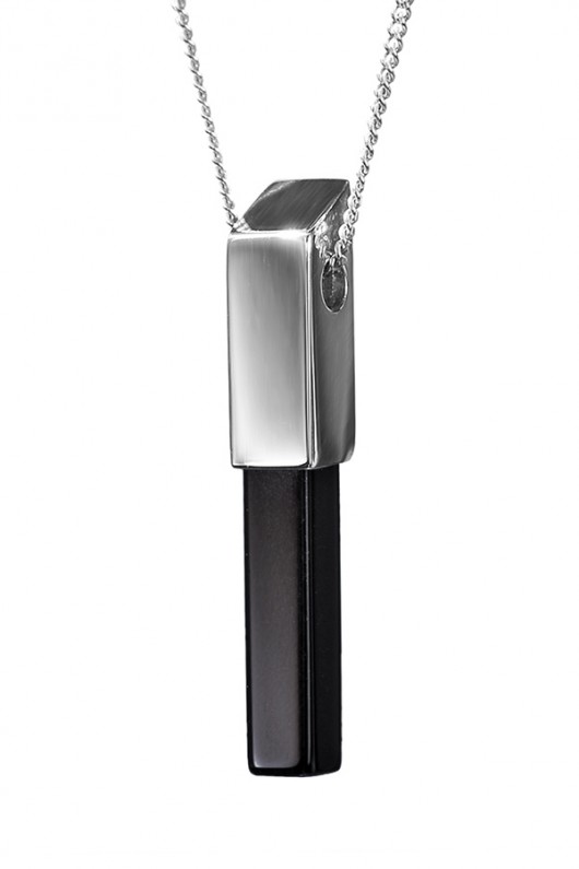 wisiorek krótki z kolekcji EDGY/ SILVER/onyx Daria Siwiak Jewellery