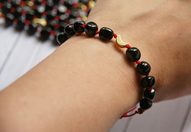 bransoletki z kamieni naturalnych Ochronna bransoletka - czarny turmalin, lunula