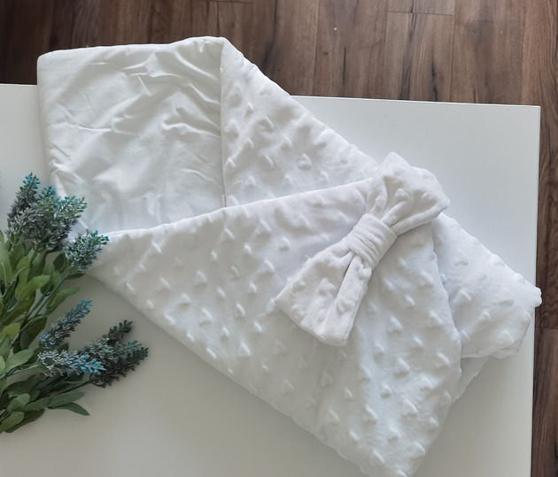 szatki, ubranie na chrzest Rożek niemowlęcy 75x75 cm biały - idealny na Chrzest