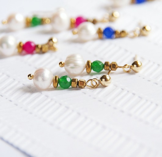 kolczyki pozłacane Urocze  kolczyki pozłacane : perły & jadeit : zieleń