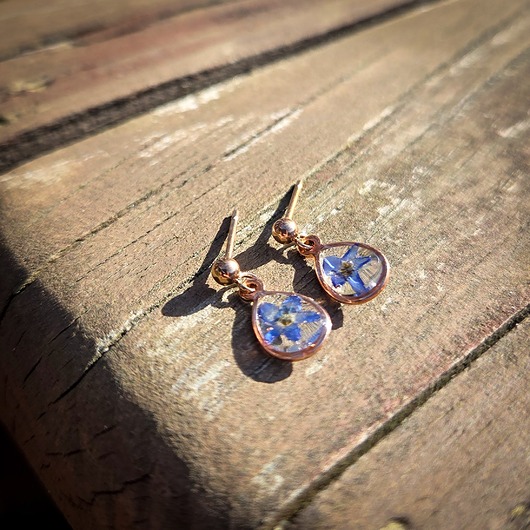 kolczyki z żywicy Kolczyki z niezapominajkami, łezka