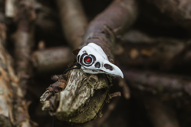 wisiory Wisior Czaszka Ptaka - Tyto Alba - Czerwone oczy