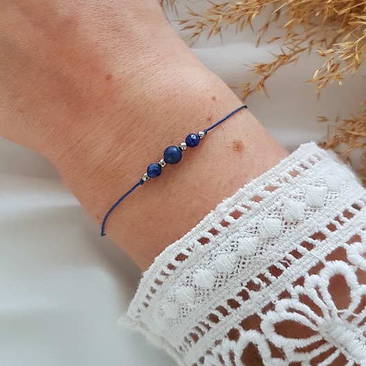 bransoletki z kamieni naturalnych granatowa bransoletka z lapisem lazuli