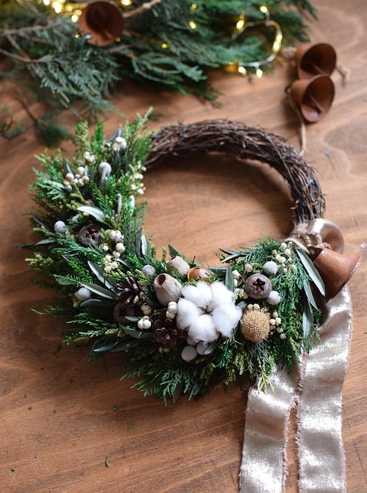 wianki bożonarodzeniowe Wianek świąteczny z stabilizowanych i suszonych roślin