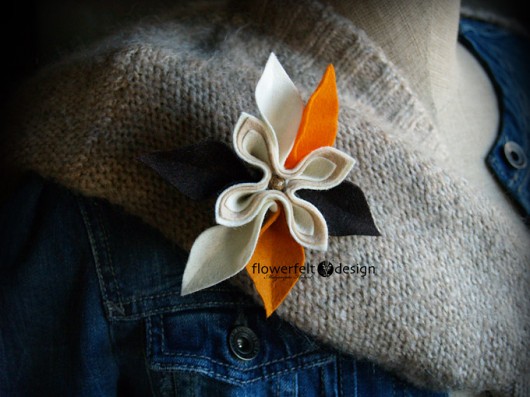 ecru z brązem i pomarańczą FlowerFelt Design