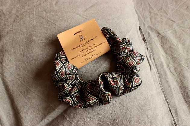 Jedwabne SCRUNCHIE gumka do włosów Upcykling VENUSS concept store