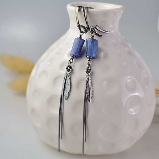 kolczyki z kamieniami Kianit z piórkiem - srebrne kolczyki