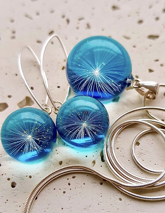 komplet biżuterii zestaw-dmuchawce w żywicy 1