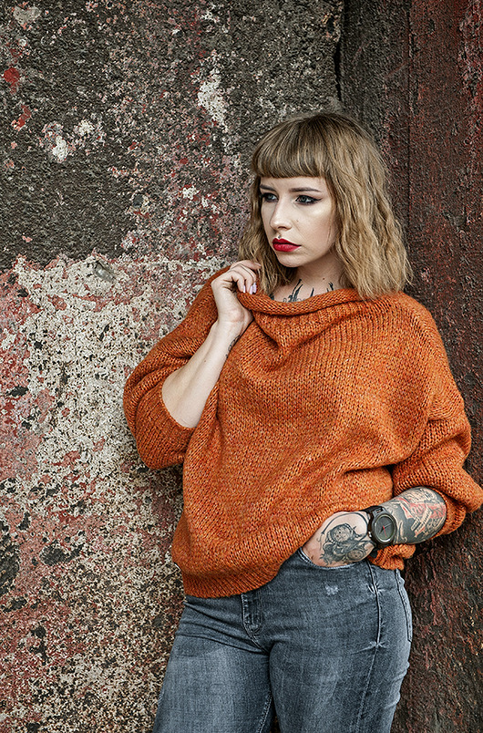 Sweter krótki UNDERWORLD ceglasty UNDERWORLD