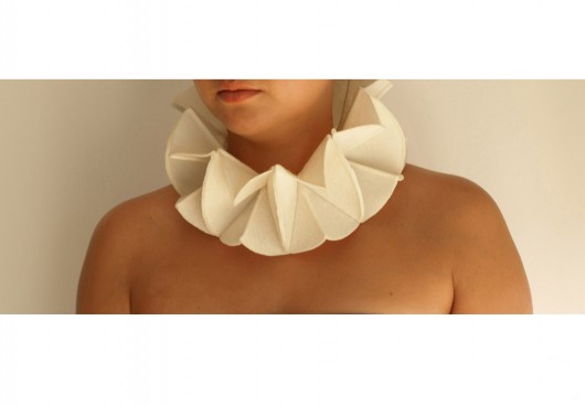 / Catterpillar Collar / alotro