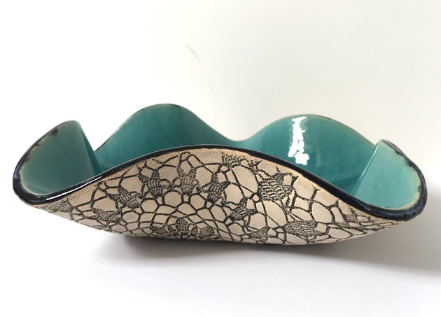 miski i misy Ceramiczna artystyczna misa z koronką