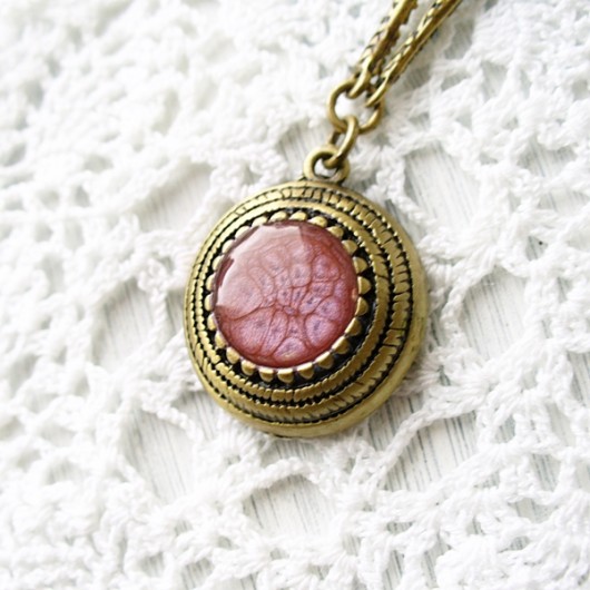 Antique Rose Locket - naszyjnik  Studio Ladybird
