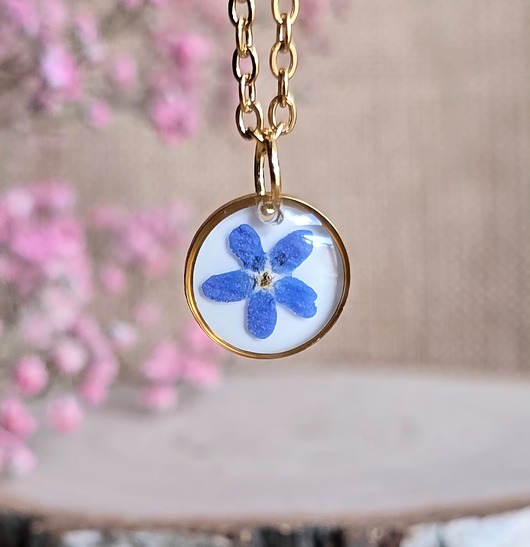 wisiory Wieczny kwiat zawieszka z niezapominajką niezapominajka