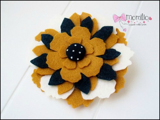 flower brooch Momilio