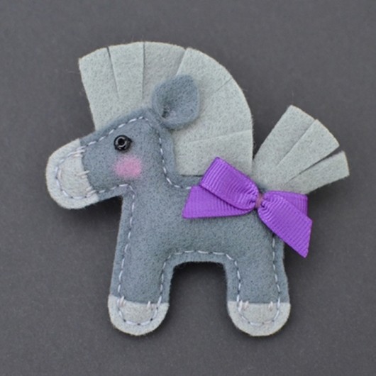 Konik z kokardą Made by Magda