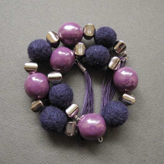 Felted necklace - fiolet Amade Studio