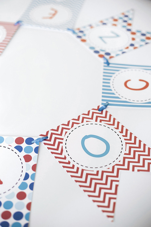 Girlanda personalizowana na urodziny AUTKO WOW party