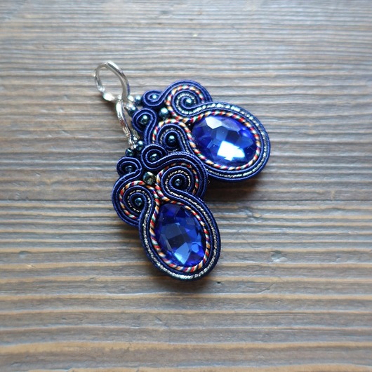 Granatowe kolczyki soutache Mró Soutache