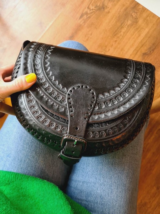 torby na ramię Torebka skórzana ręcznie robiona góralska Nicte Czarna wzory zakopane