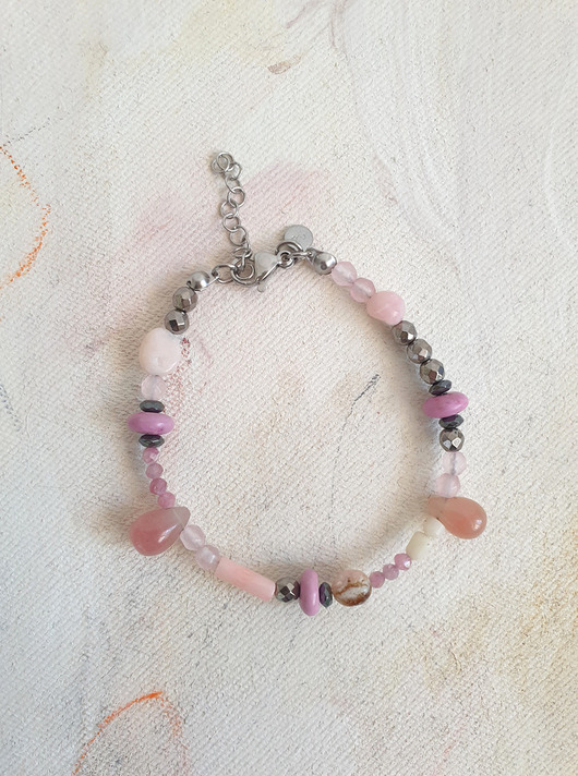 bransoletki z kamieni naturalnych Bransoletka  z turmalinem, kwarcem różowym, hematytem